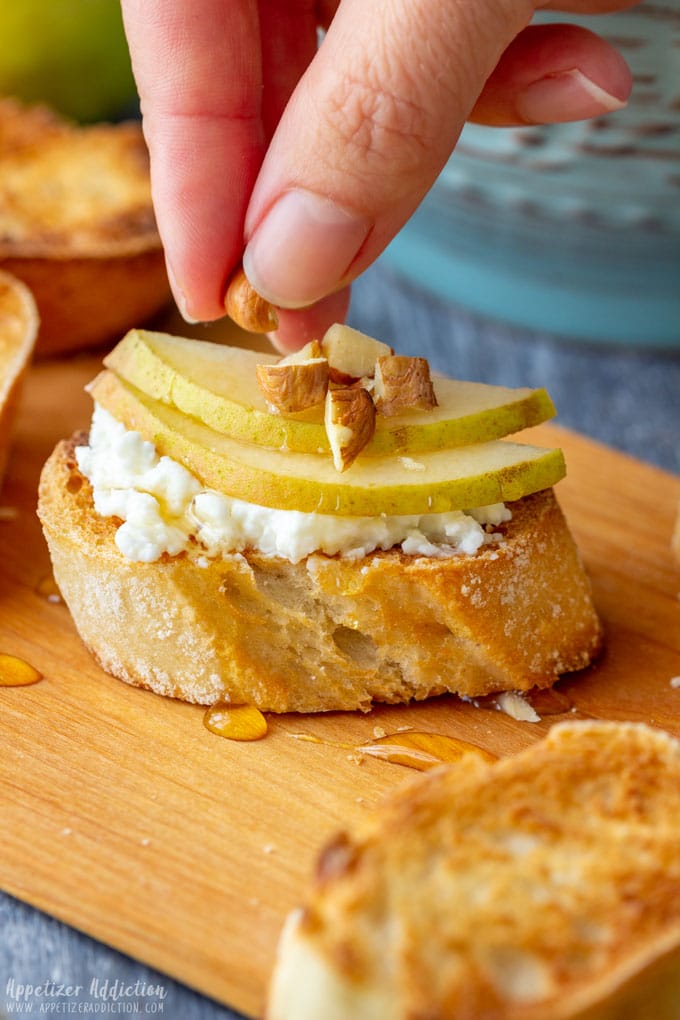 How to Make Pear and Goat Cheese Crostini