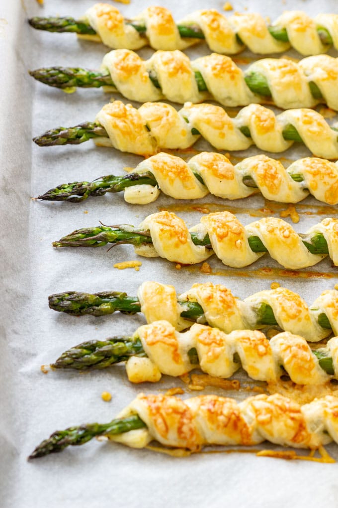 Baked Parmesan Asparagus Pastry Twists