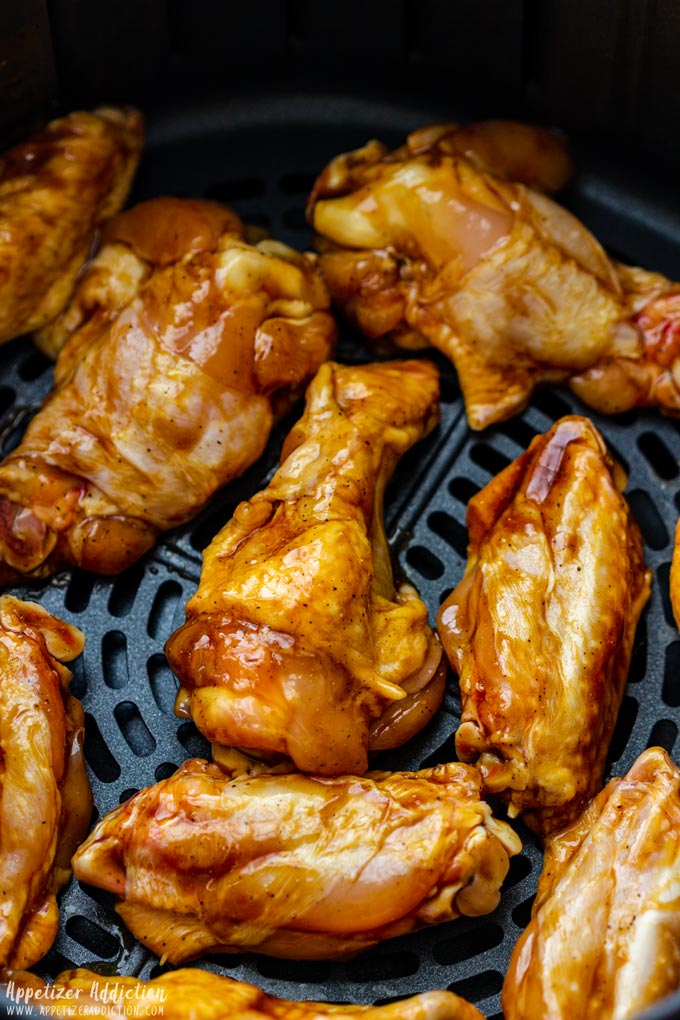 How to make Air Fryer Sticky Chicken Wings Step 2 - Place to the air fryer