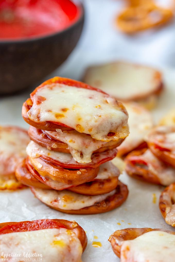 Mini Pretzel Pizza Bites