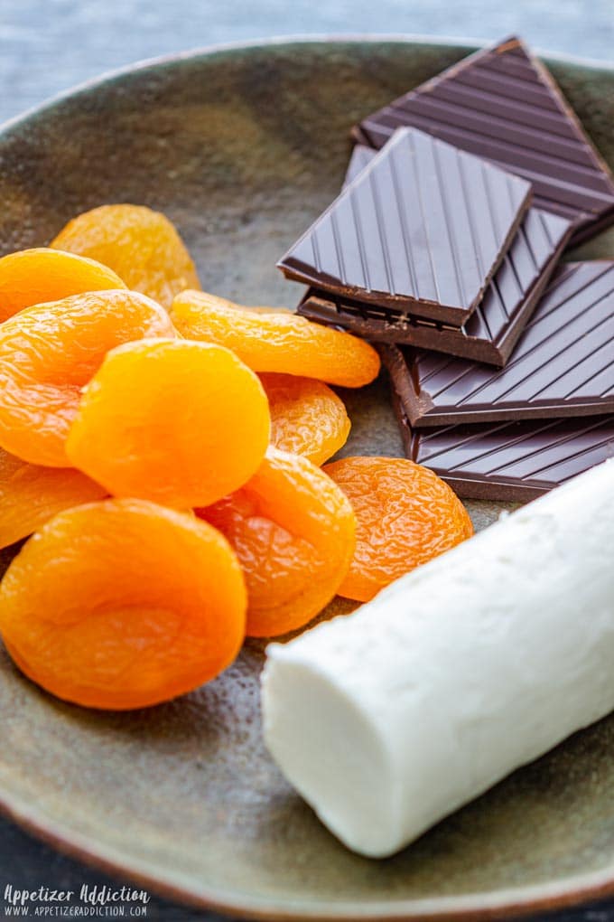 Apricot Goat Cheese Log Ingredients