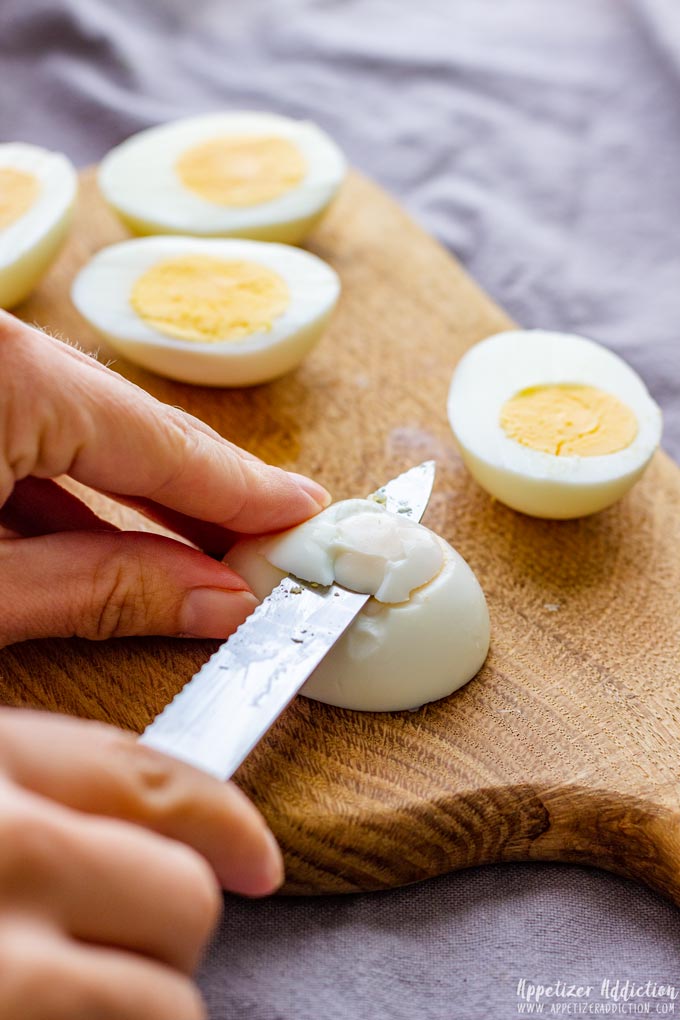 How to make BLT Egg Sliders Step 1 (Slicing the Eggs)