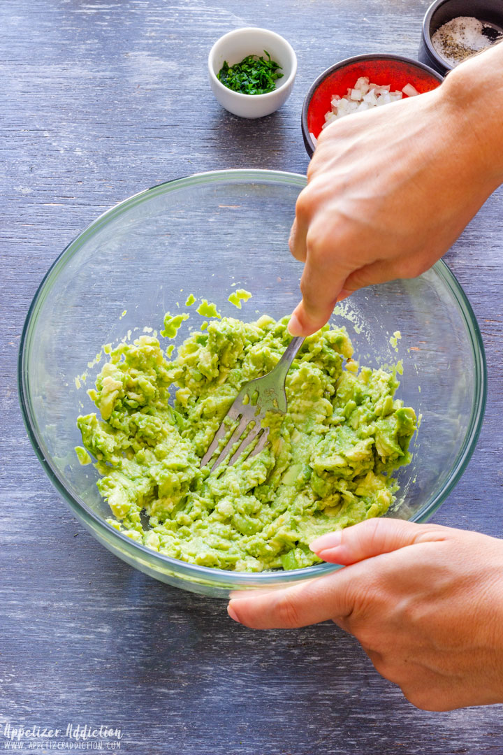 How to make Homemade Guacamole Step 1