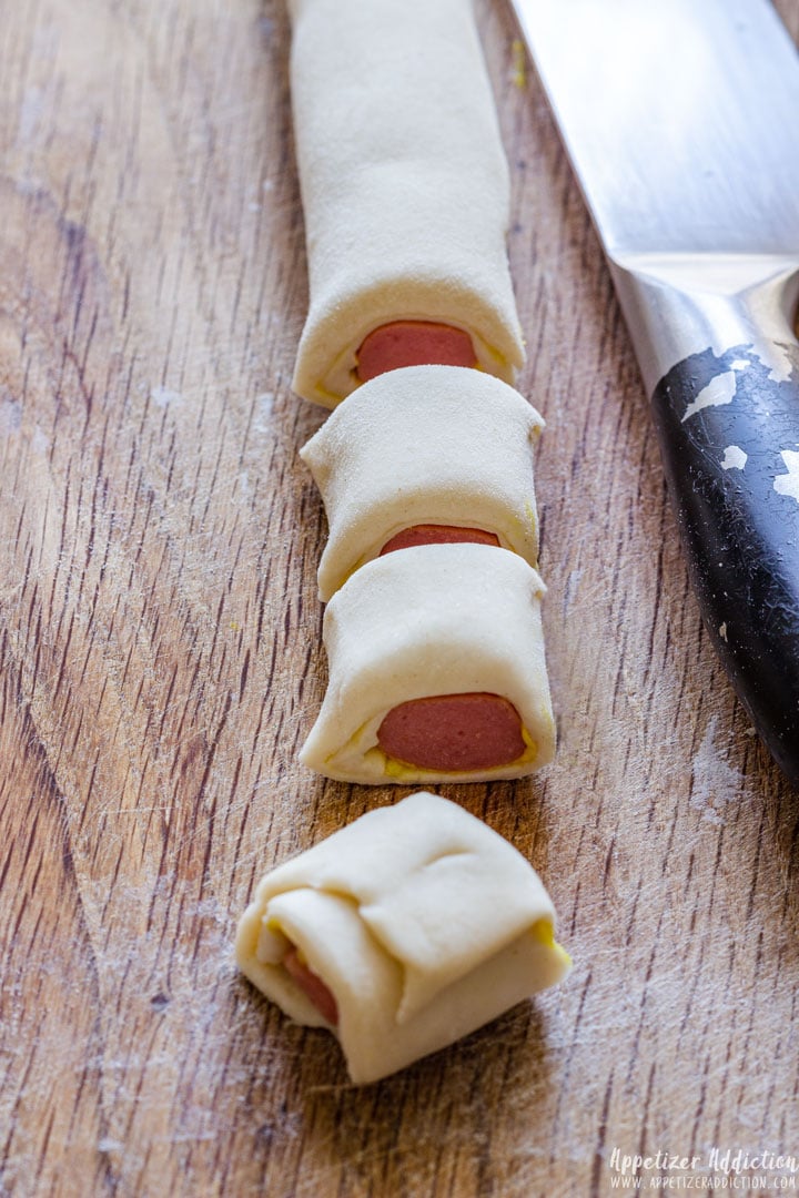 How to Slice Mini Pigs in a Blanket