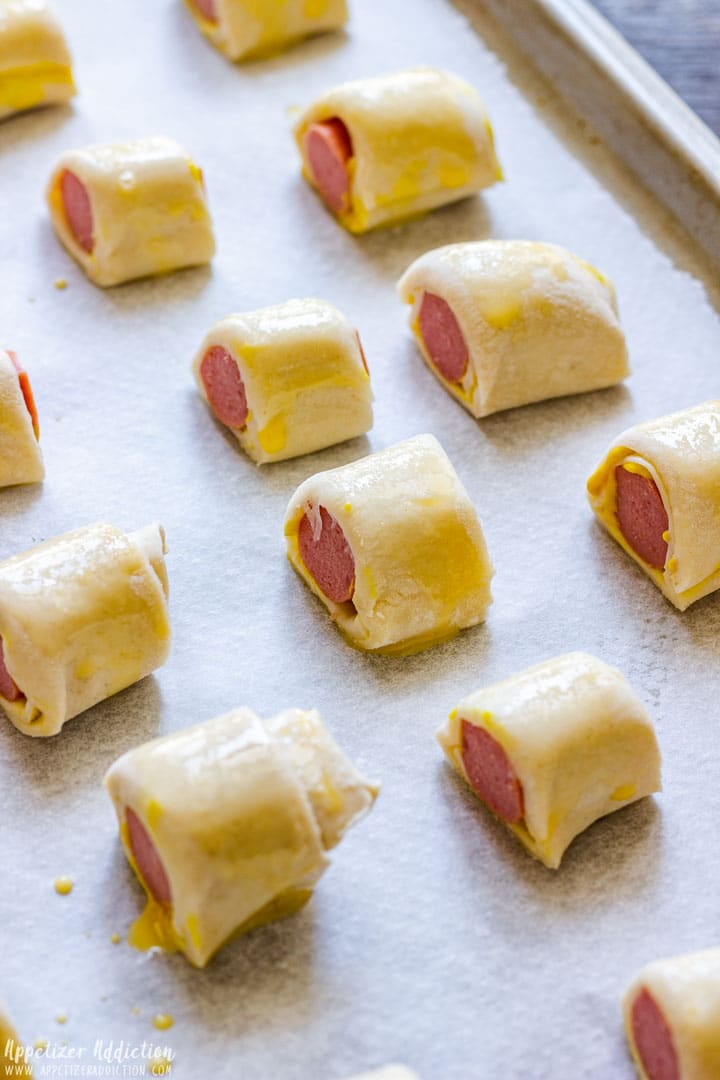 Mini Pigs in a Blanket Before Baking