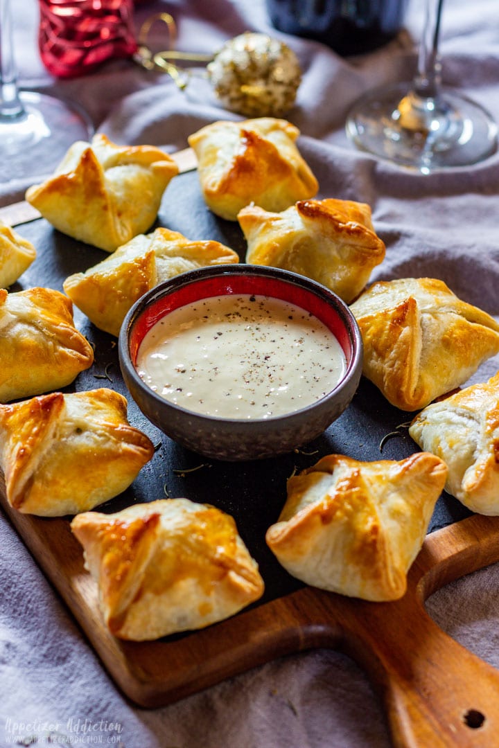 Beef wellington bites with dip