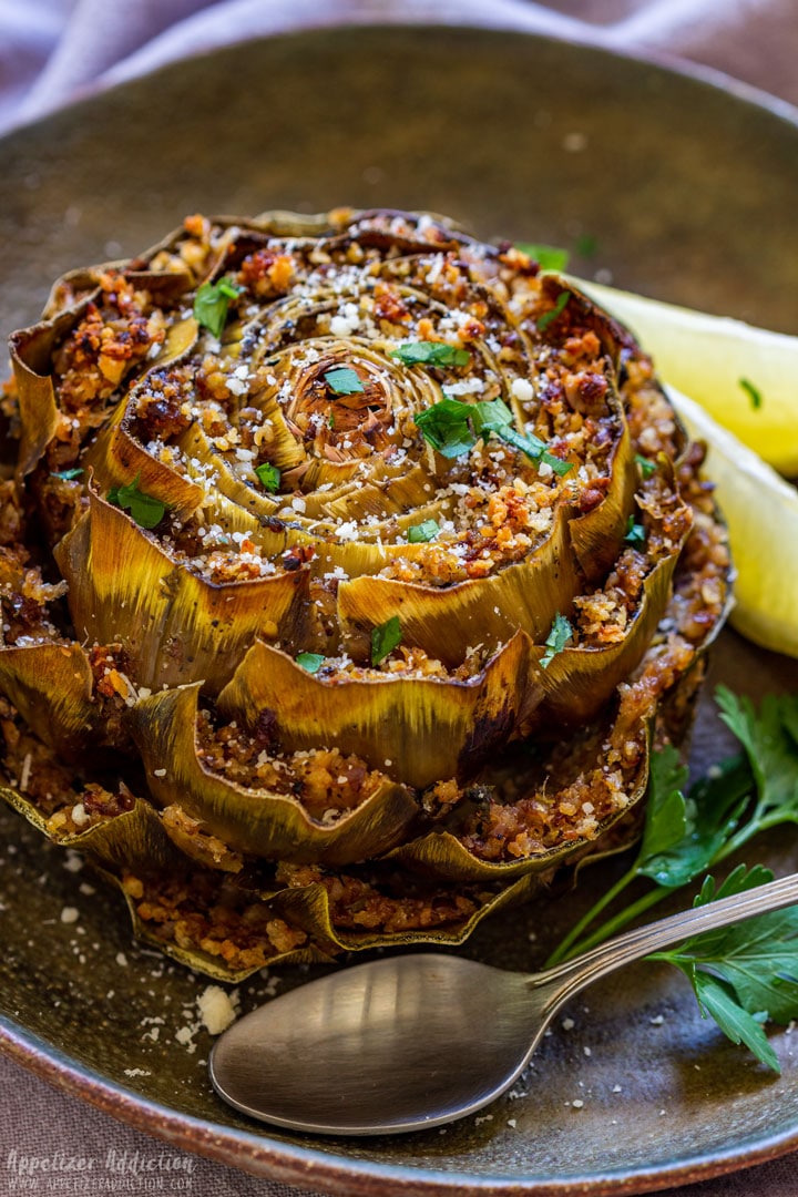 Stuffed artichoke with breadcrumbs and parsley