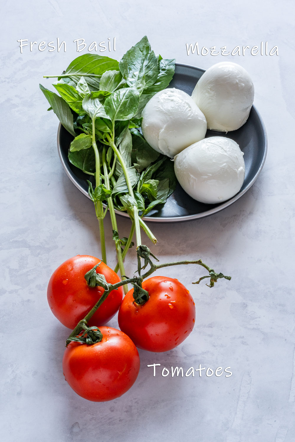 Caprese board ingredients.